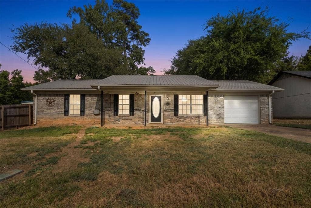 10204 Rolling Pines Drive, Tyler, TX 75707 10204 Rolling Pines Drive, Tyler, TX 75707