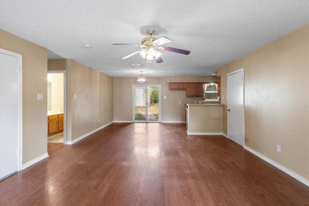 10204 Rolling Pines Drive, Tyler, TX 75707 10204 Rolling Pines Drive, Tyler, TX 75707