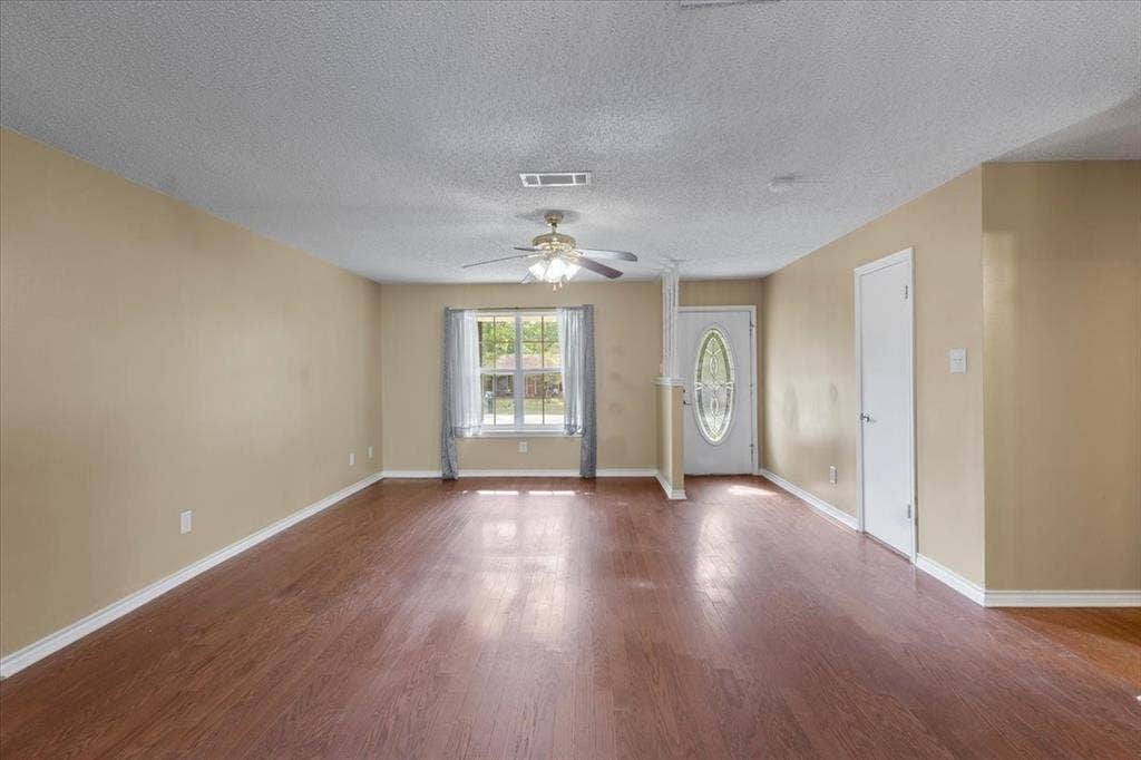 10204 Rolling Pines Drive, Tyler, TX 75707 10204 Rolling Pines Drive, Tyler, TX 75707