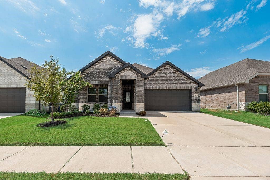 3904 High Valley Drive, Princeton, TX 75071 3904 High Valley Drive, Princeton, TX 75071