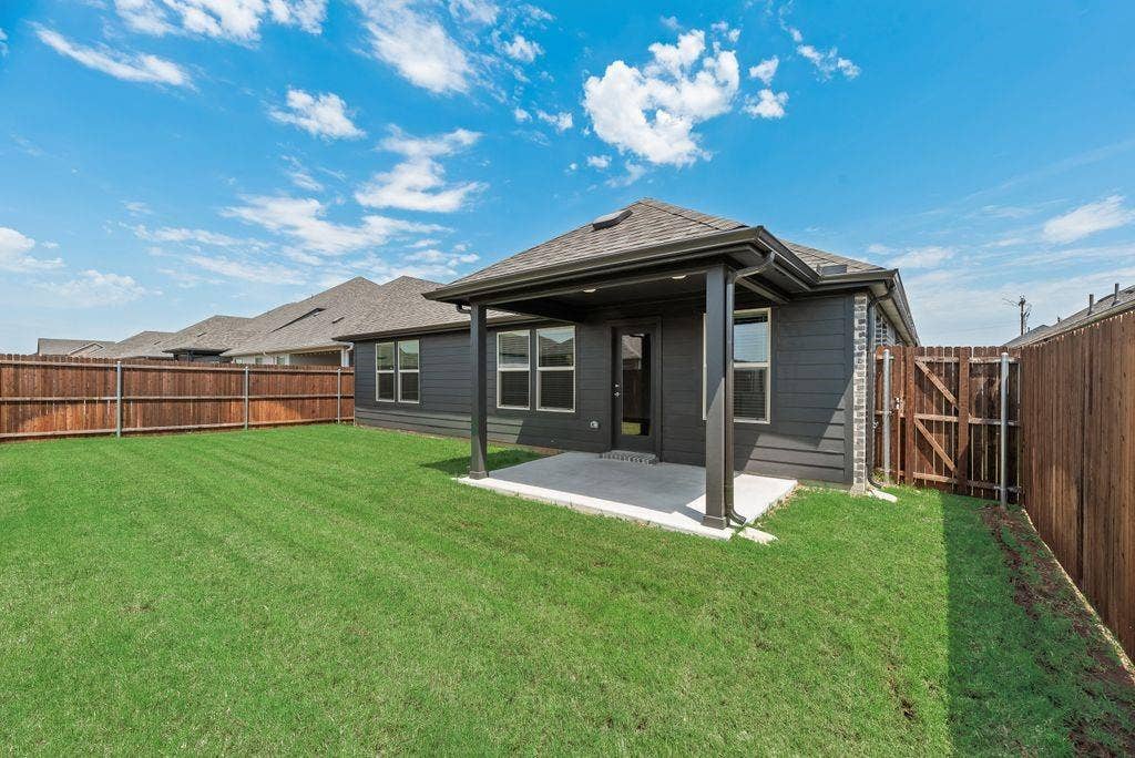 3904 High Valley Drive, Princeton, TX 75071 3904 High Valley Drive, Princeton, TX 75071