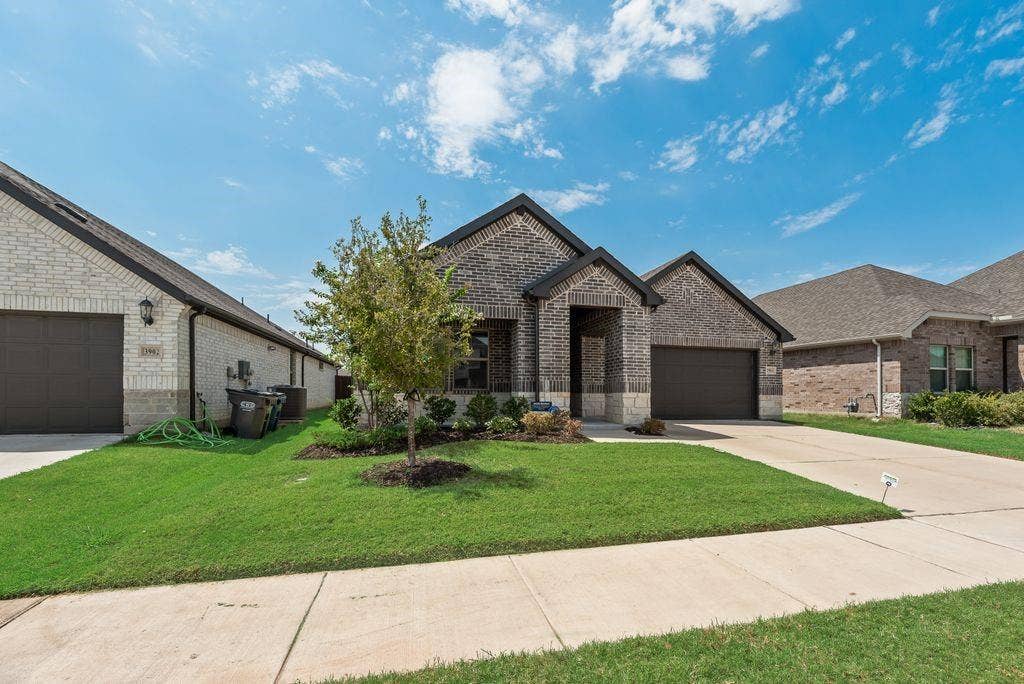 3904 High Valley Drive, Princeton, TX 75071 3904 High Valley Drive, Princeton, TX 75071