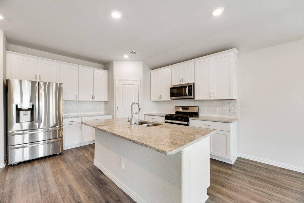 3904 High Valley Drive, Princeton, TX 75071 3904 High Valley Drive, Princeton, TX 75071