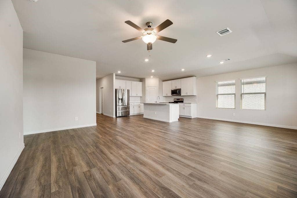 3904 High Valley Drive, Princeton, TX 75071 3904 High Valley Drive, Princeton, TX 75071
