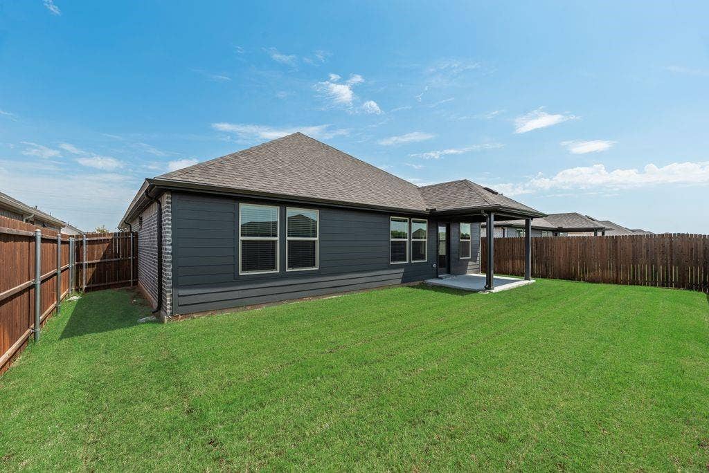 3904 High Valley Drive, Princeton, TX 75071 3904 High Valley Drive, Princeton, TX 75071