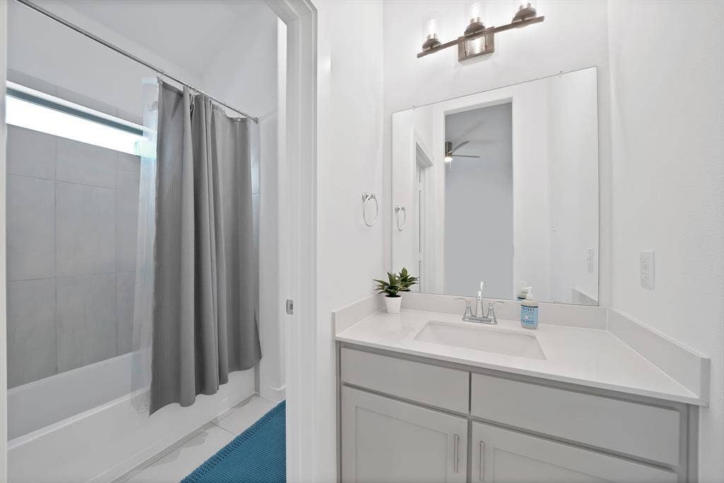 3701 Turpin Drive, Princeton, TX 75071 #2 secondary bathroom.