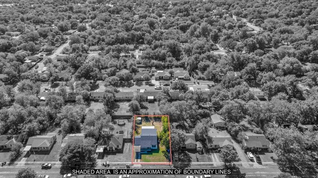 3720 Trice Avenue, Waco, TX 76707 Expansive residential property featuring a large structure and surrounding green space