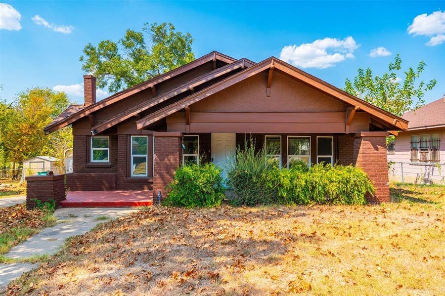 Property photo for 817 Marion Avenue, Fort Worth, TX
