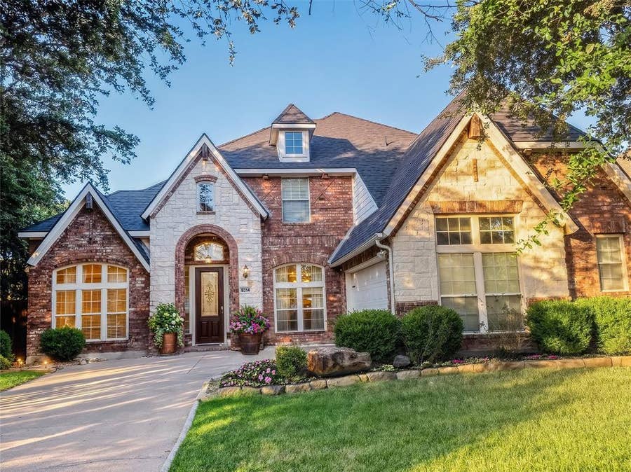 Property photo for 9314 Royal Burgess Drive, Rowlett, TX
