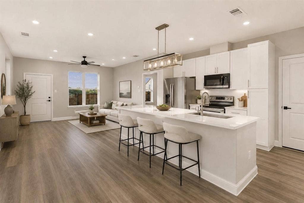 825 Premier Parkway, Grand Prairie, TX 75051 825 Premier Parkway, Grand Prairie, TX 75051