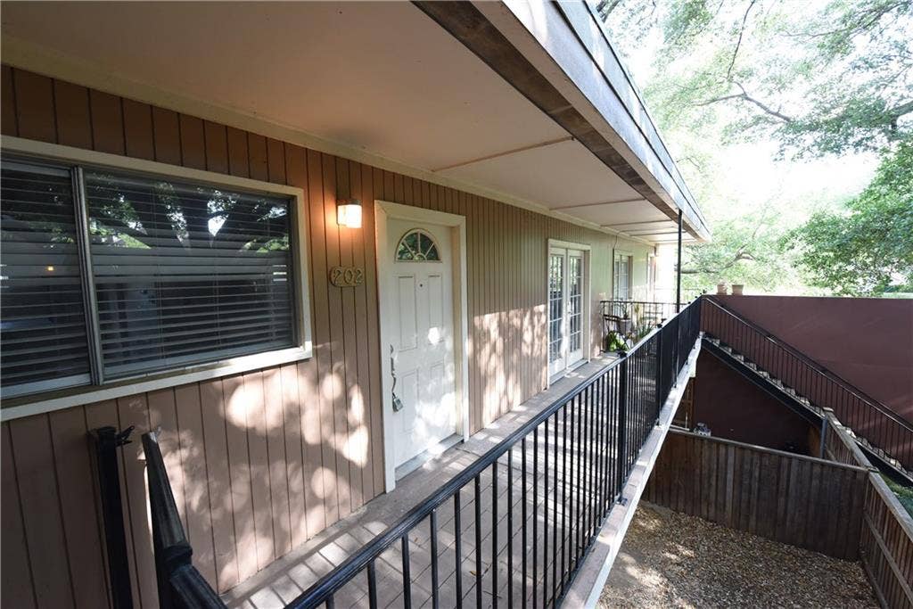 4206 Hawthorne Avenue, #202, Dallas, TX 75219