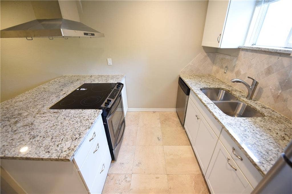 4206 Hawthorne Avenue, #202, Dallas, TX 75219