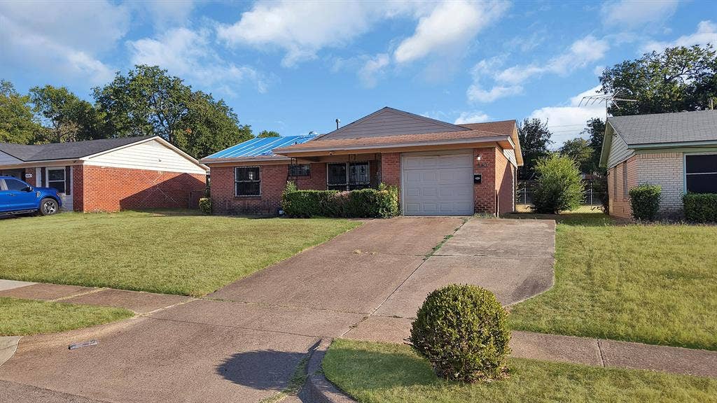 840 Clearwood Drive, Dallas, TX 75232 840 Clearwood Drive, Dallas, TX 75232