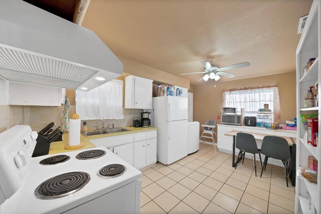 840 Clearwood Drive, Dallas, TX 75232 840 Clearwood Drive, Dallas, TX 75232