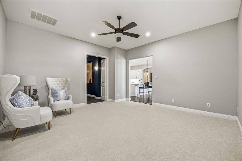 Large Bonus Room