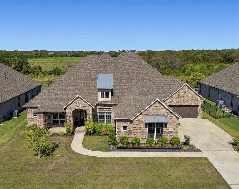 Welcome to 506 Summer Oaks in Breezy Hill!