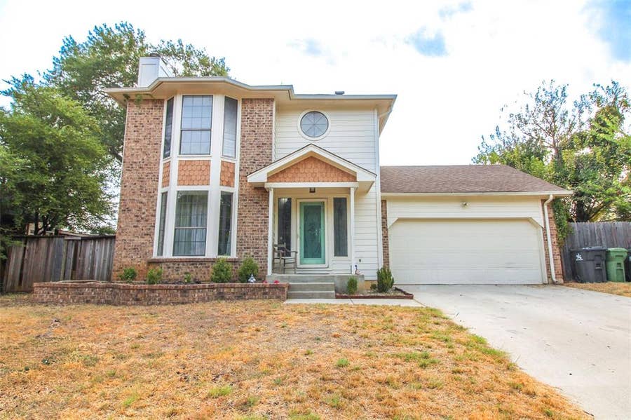 Property photo for 6111 Farmingdale Drive, Arlington, TX