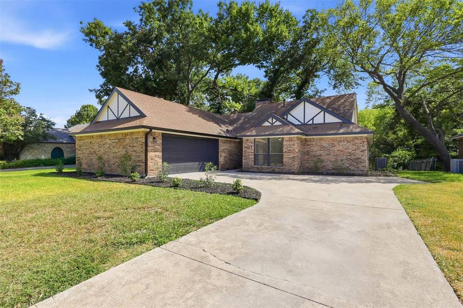 Property photo for 5425 Deep Canyon Drive, Garland, TX
