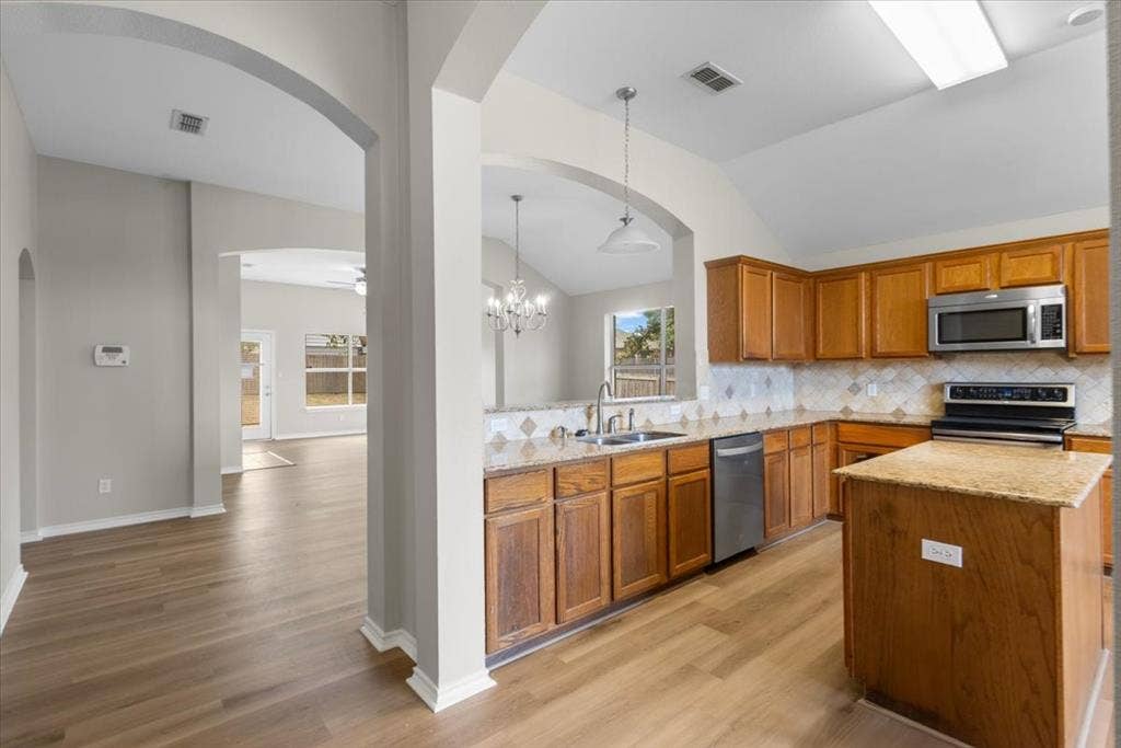 386 Molly Lane, Lindale, TX 75771 386 Molly Lane, Lindale, TX 75771