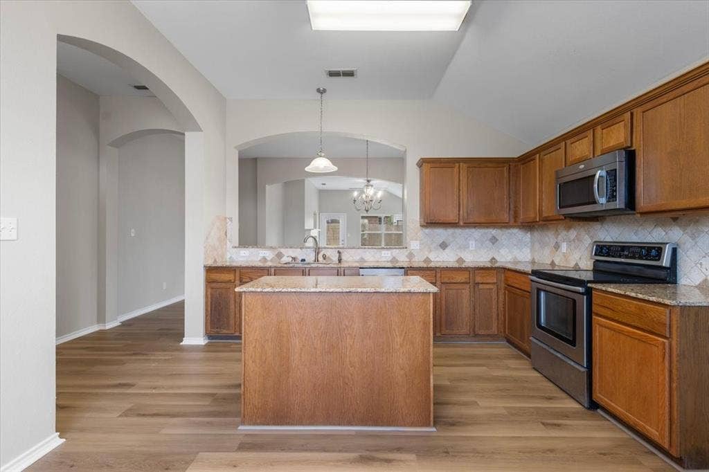 386 Molly Lane, Lindale, TX 75771 386 Molly Lane, Lindale, TX 75771