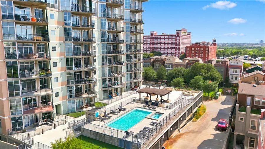 Property photo for 1001 Belleview Street, #308, Dallas, TX