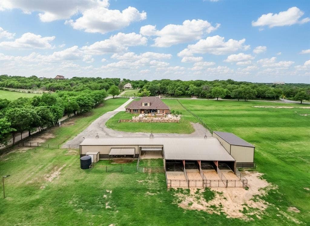 10106 Prather Road, Springtown, TX 76082 10106 Prather Road, Springtown, TX 76082
