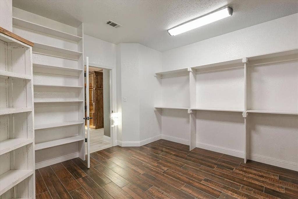 10106 Prather Road, Springtown, TX 76082 10106 Prather Road, Springtown, TX 76082