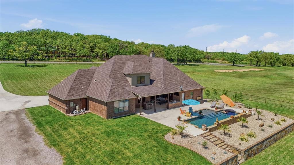 10106 Prather Road, Springtown, TX 76082 10106 Prather Road, Springtown, TX 76082