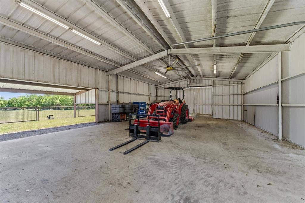 10106 Prather Road, Springtown, TX 76082 10106 Prather Road, Springtown, TX 76082