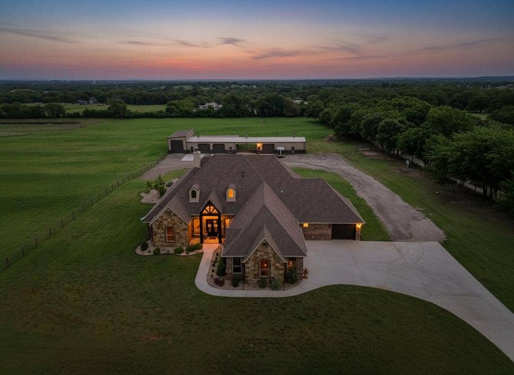 10106 Prather Road, Springtown, TX 76082 10106 Prather Road, Springtown, TX 76082