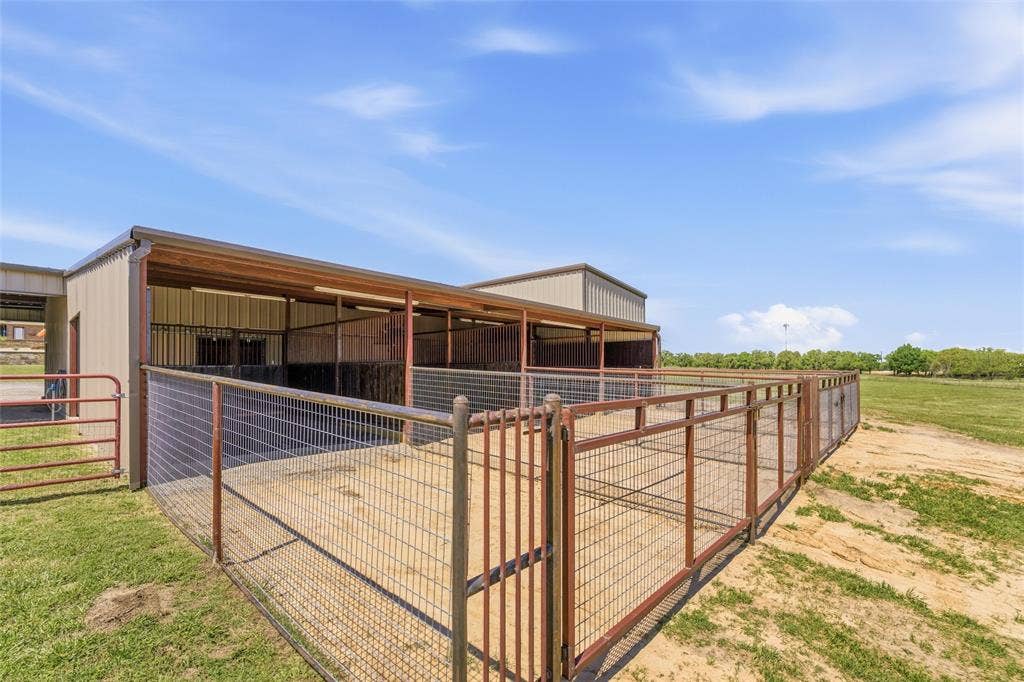 10106 Prather Road, Springtown, TX 76082 10106 Prather Road, Springtown, TX 76082
