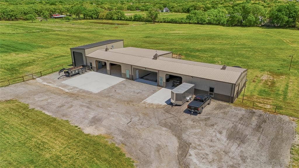 10106 Prather Road, Springtown, TX 76082 10106 Prather Road, Springtown, TX 76082