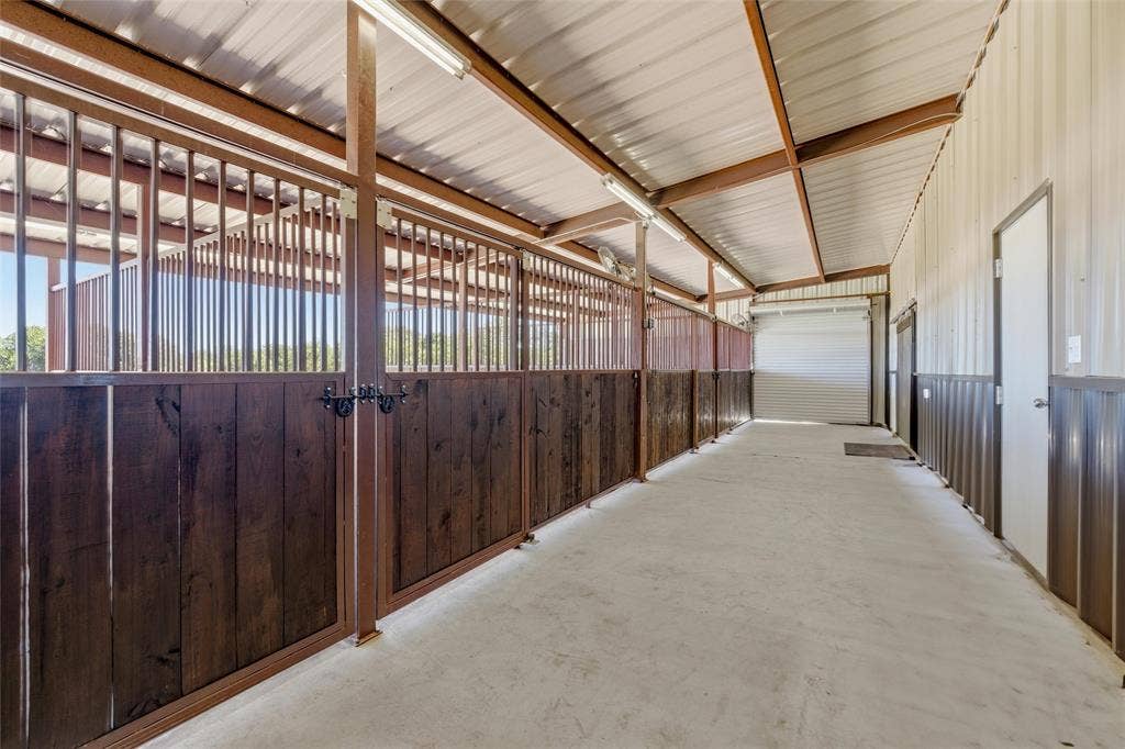 10106 Prather Road, Springtown, TX 76082 10106 Prather Road, Springtown, TX 76082