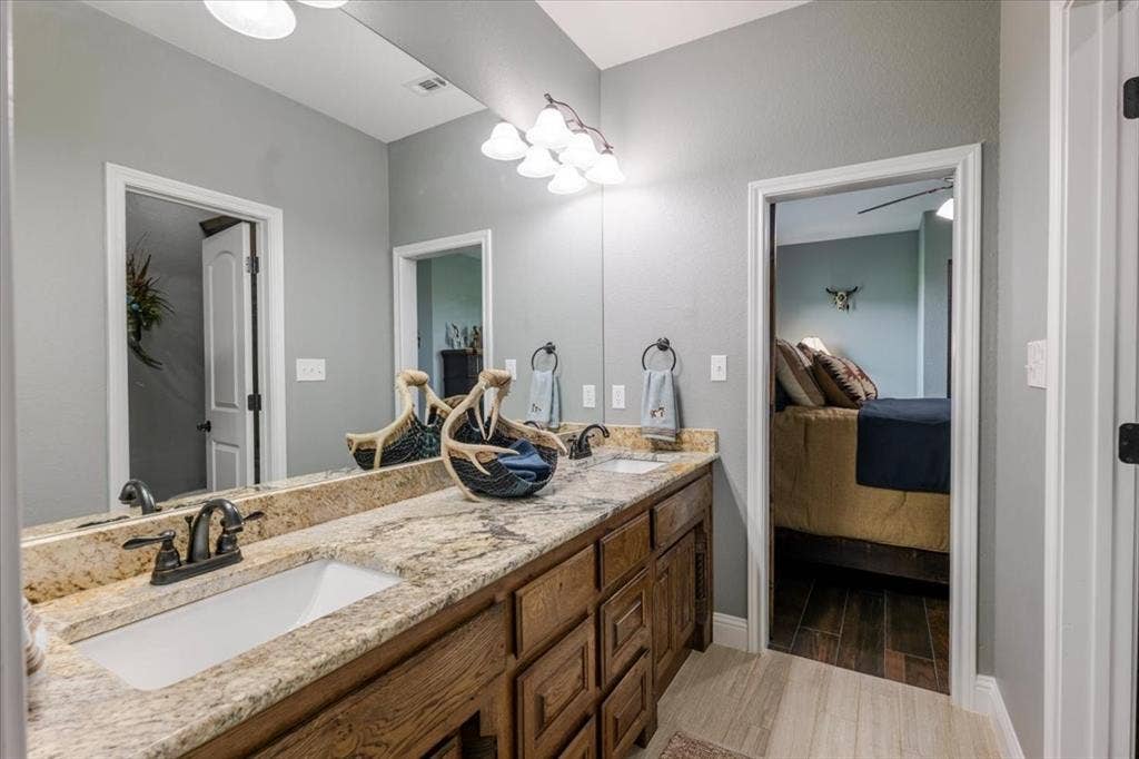 10106 Prather Road, Springtown, TX 76082 10106 Prather Road, Springtown, TX 76082