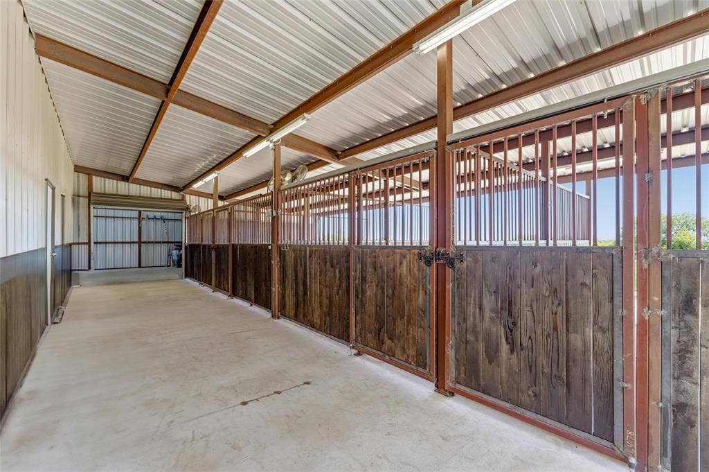 10106 Prather Road, Springtown, TX 76082 10106 Prather Road, Springtown, TX 76082