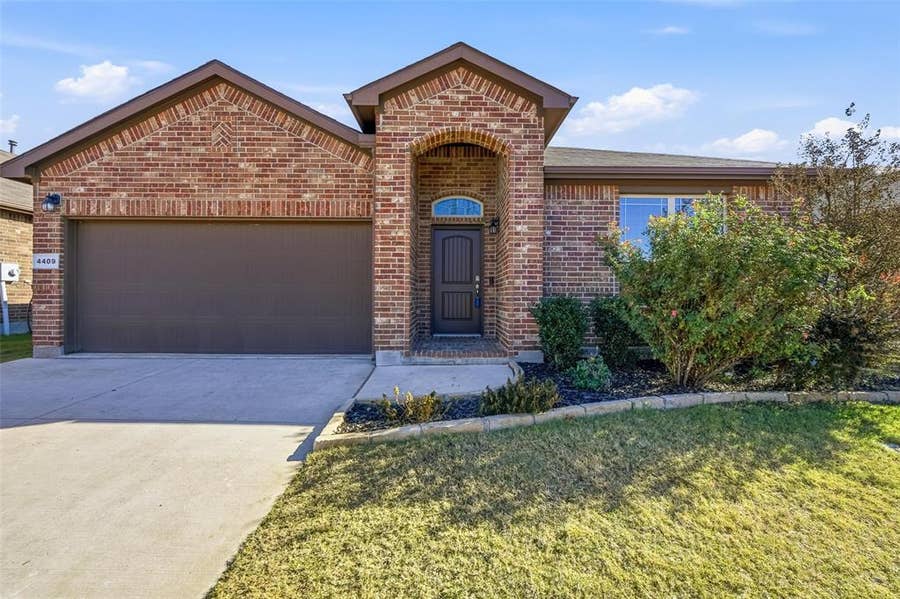 Property photo for 4409 Chicory Court, Denton, TX