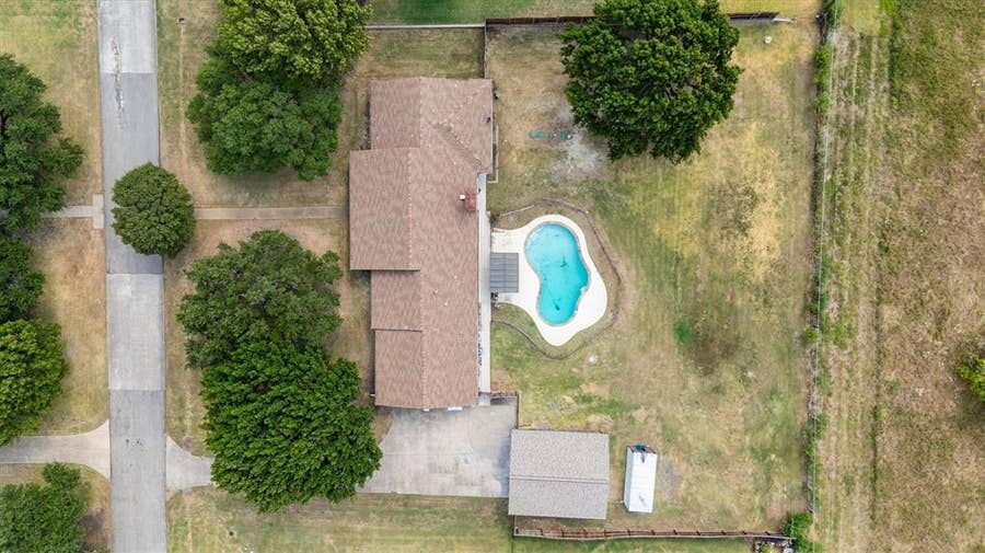 Property photo for 5 Crestview Circle, Rockwall, TX