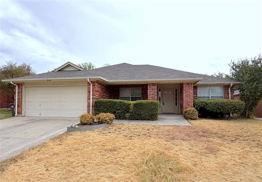 Property photo for 4720 Saint Thomas Place, Fort Worth, TX