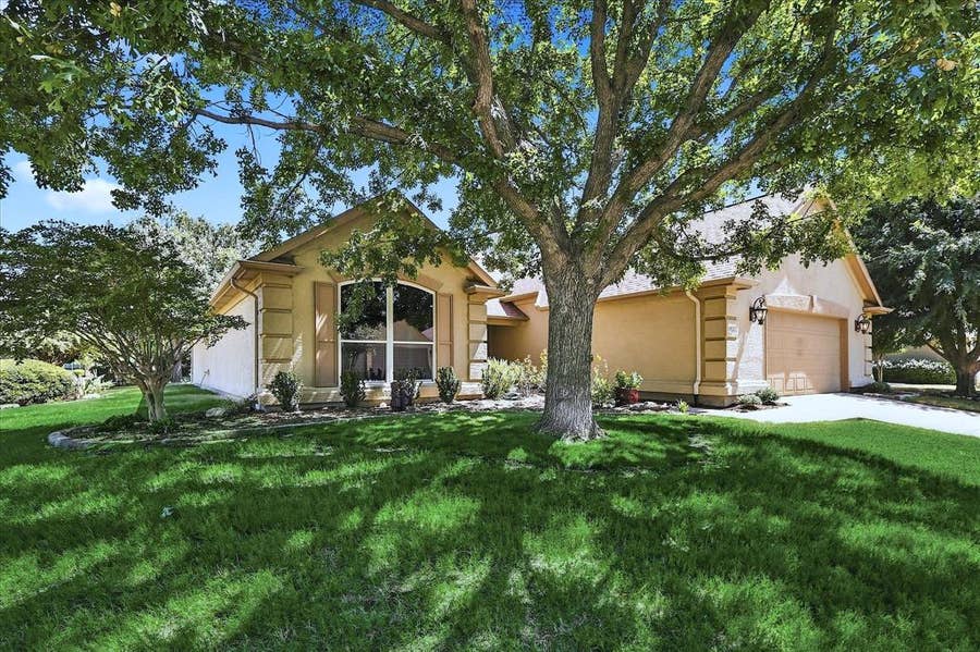 Property photo for 10512 Belvedere Drive, Denton, TX