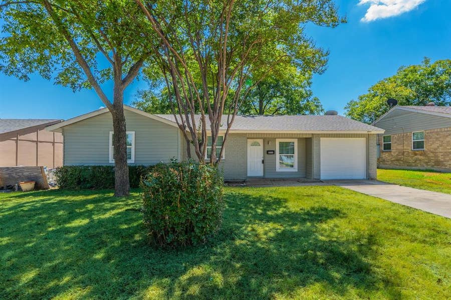 Property photo for 4646 Ridgepoint Drive, Dallas, TX