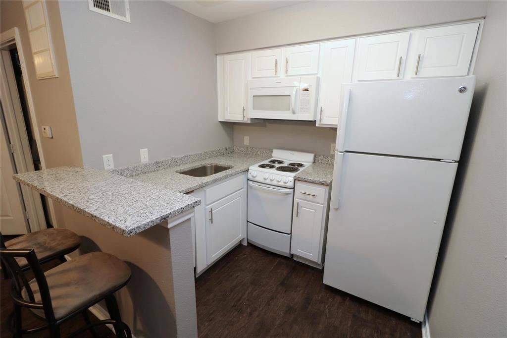 9831 Walnut Street, #P308, Dallas, TX 75243 9831 Walnut Street, #P308, Dallas, TX 75243