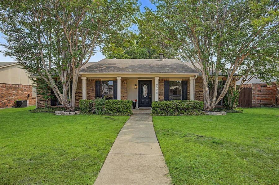 Property photo for 6528 Kiowa Court, Plano, TX
