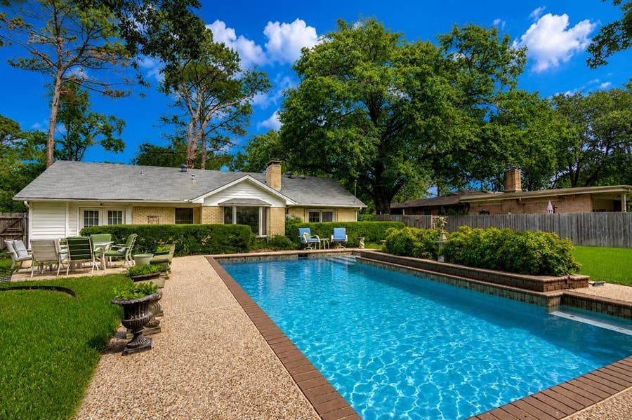 Property photo for 112 W Ireland Drive, Irving, TX