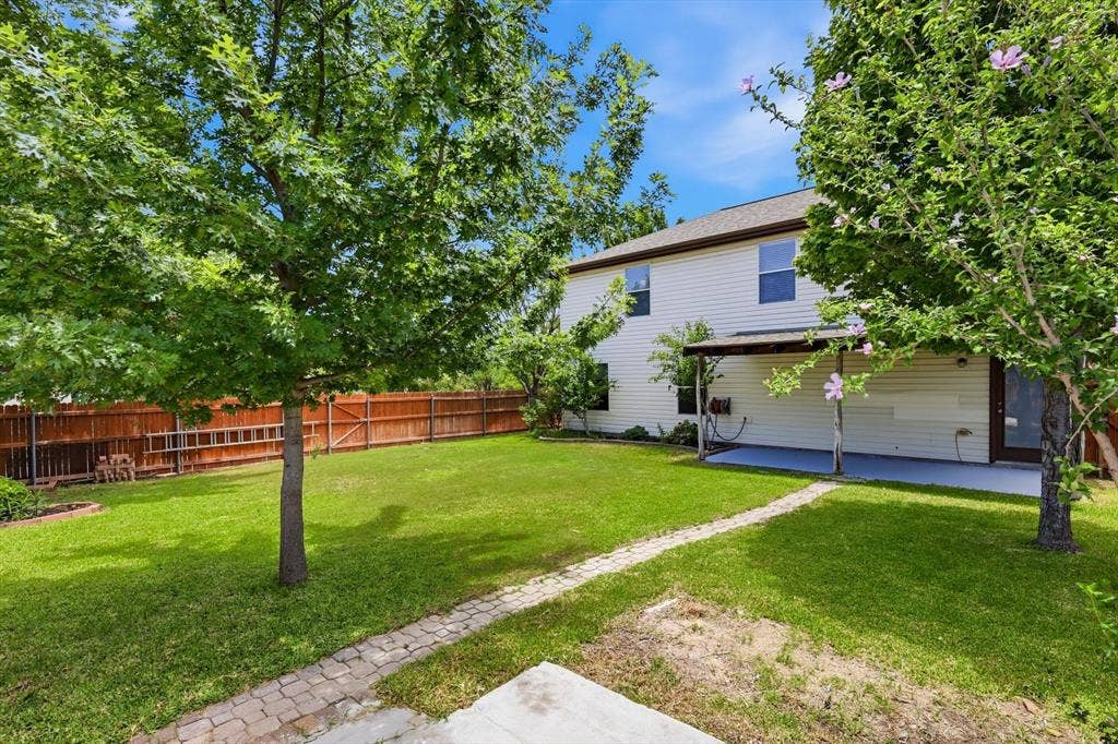 800 Poncho Lane, Fort Worth, TX 76052 800 Poncho Lane, Fort Worth, TX 76052