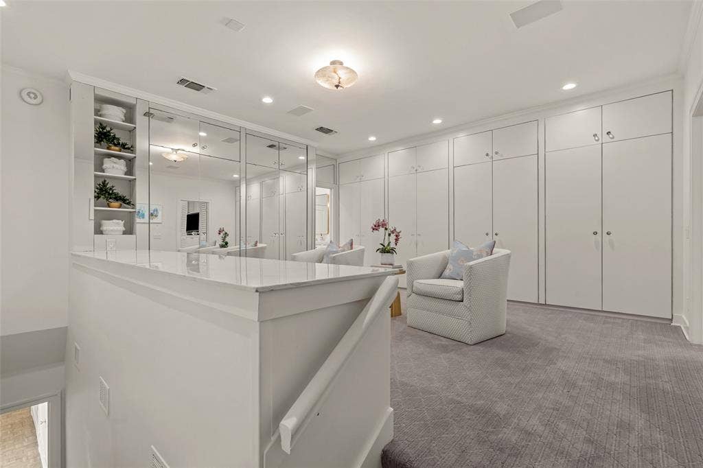 5849 Merrymount Road, Westover Hills, TX 76107 5849 Merrymount Road, Westover Hills, TX 76107