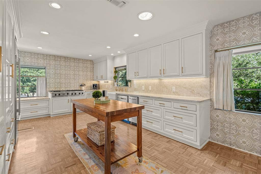 5849 Merrymount Road, Westover Hills, TX 76107 5849 Merrymount Road, Westover Hills, TX 76107