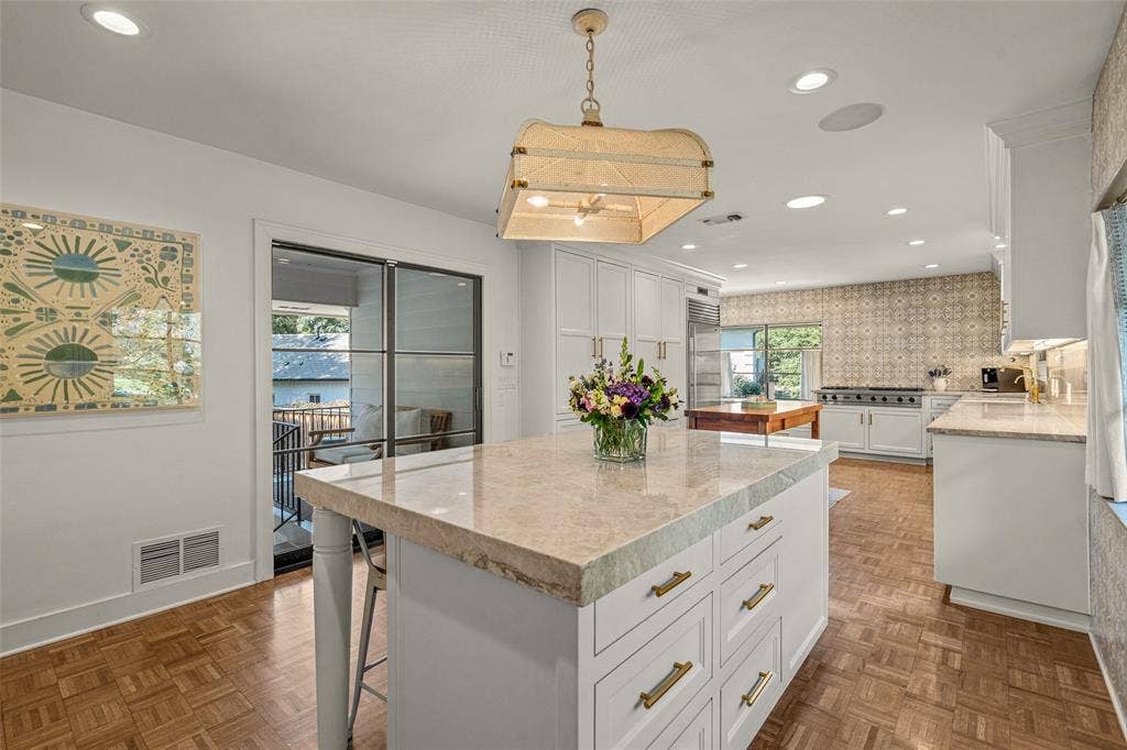 5849 Merrymount Road, Westover Hills, TX 76107 5849 Merrymount Road, Westover Hills, TX 76107
