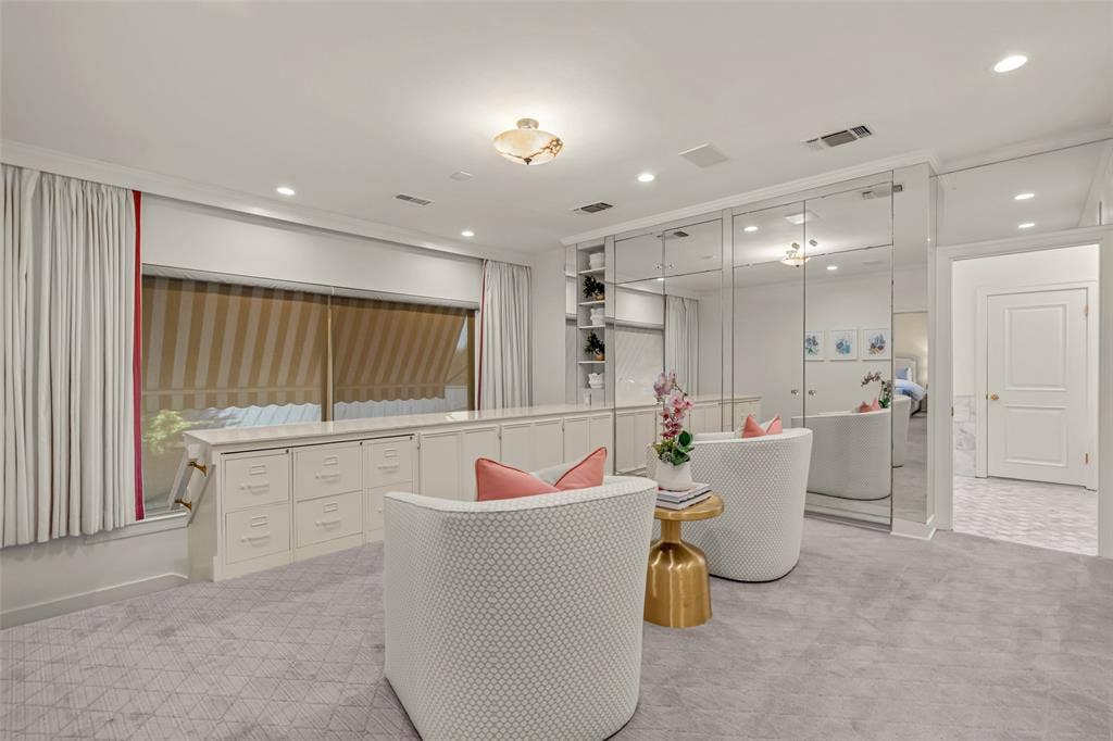 5849 Merrymount Road, Westover Hills, TX 76107 5849 Merrymount Road, Westover Hills, TX 76107