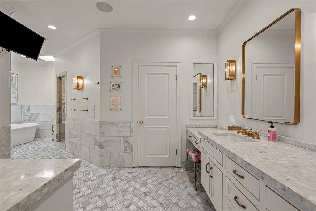5849 Merrymount Road, Westover Hills, TX 76107 5849 Merrymount Road, Westover Hills, TX 76107