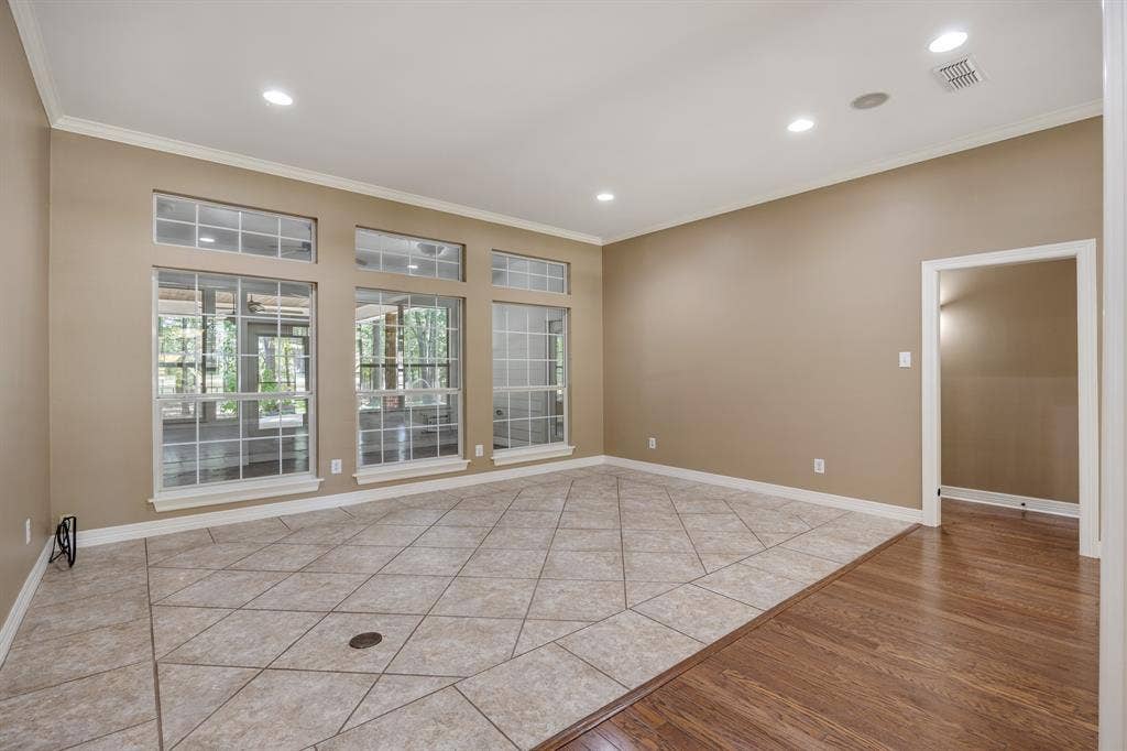 17820 Oak Forest Drive, Flint, TX 75762 Formal living